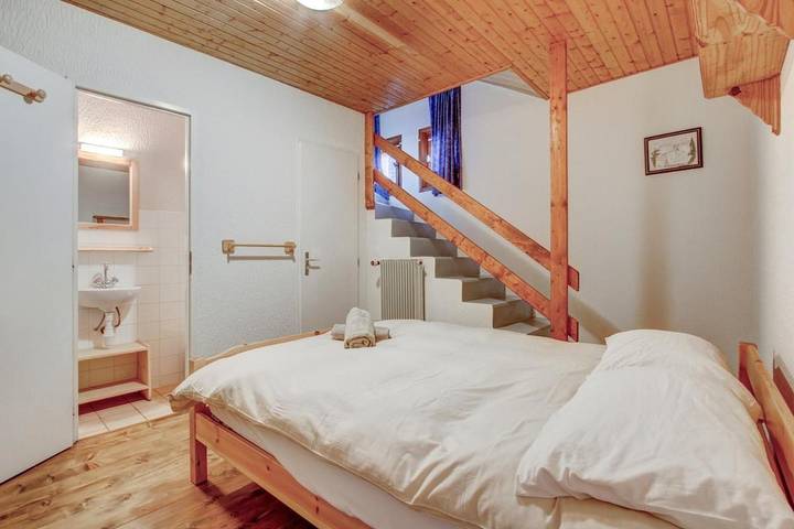 Gîte pour 8 personnes, avec jardin et terrasse, animaux acceptés à Essert-Romand - 2