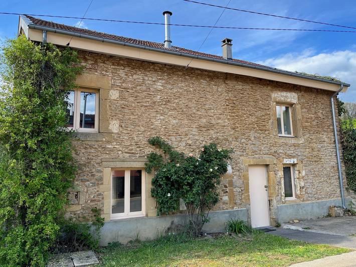 Ferienhaus 'La Cachette À L'étang' mit Terrasse, Garten, Wlan in Ardennen