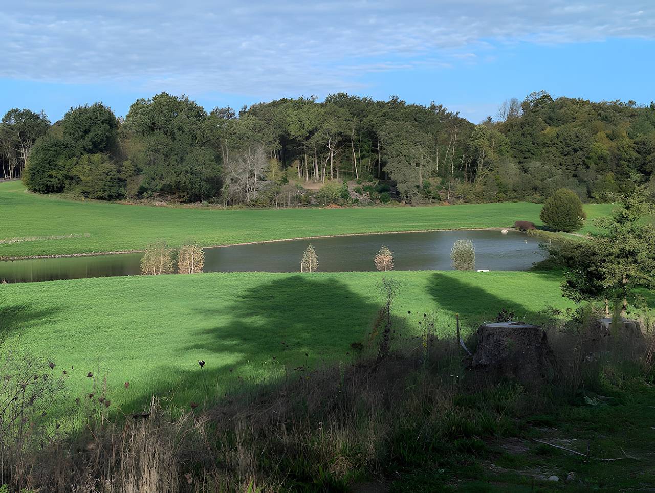 Mobil-home « À l’étang » avec vue sur le lac et jardin privé in Naves, Région de Tulle