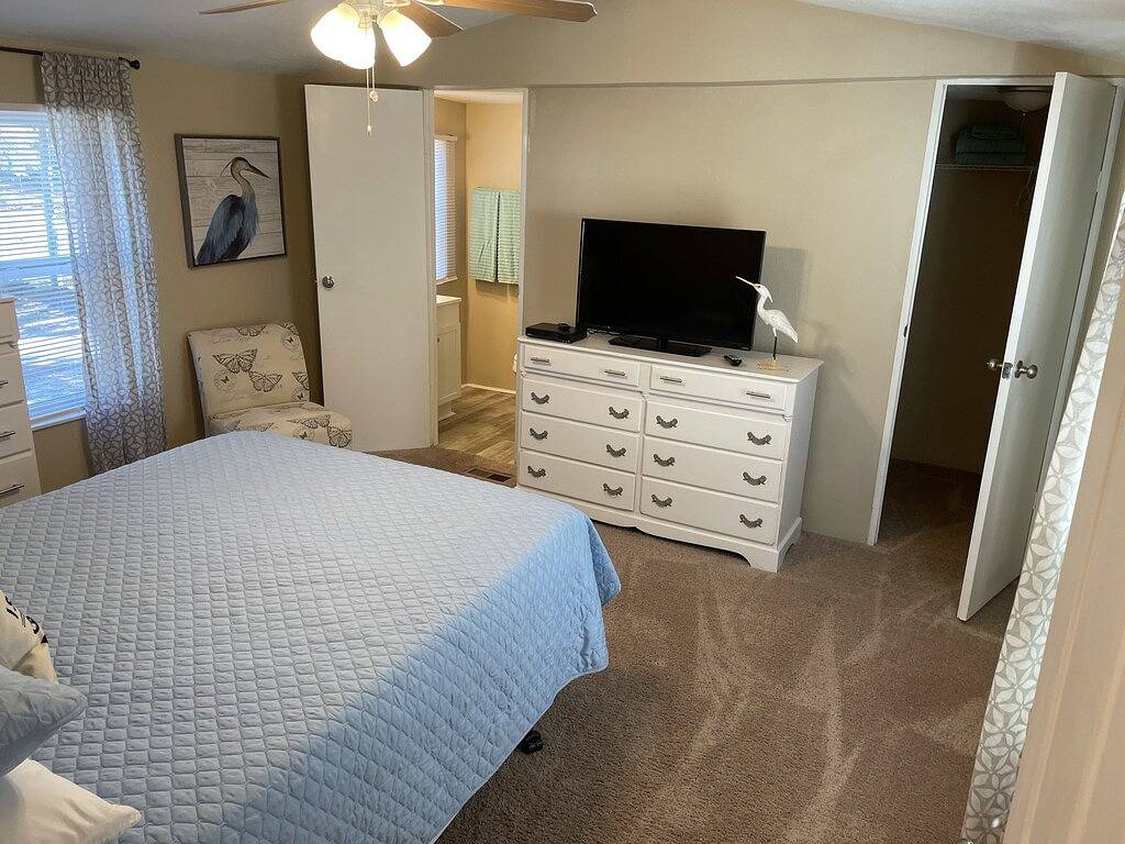 “Divers Inn” on The Rainbow River in Marion County (FL)