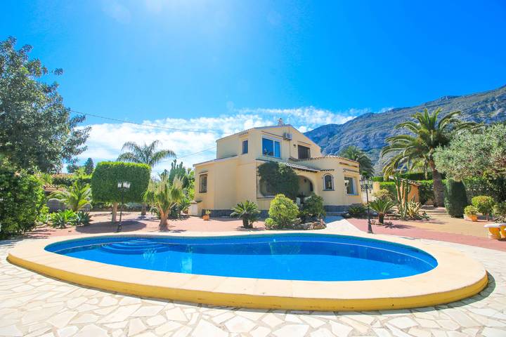 Villa für 6 Personen, mit Garten und Terrasse in Dénia