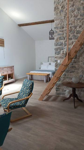 Chambre d’hôte pour 4 personnes, avec jardin à Charols