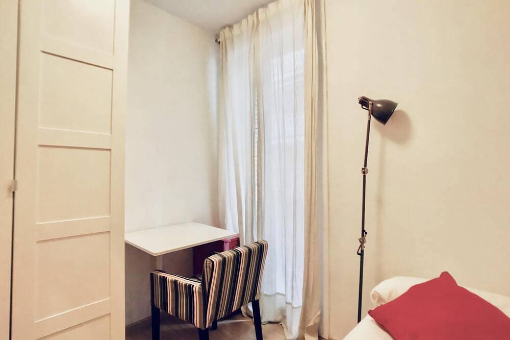Apartamento entero, Bed&Bcn Gracia Ii apartment in Barcelona in Centro Barcelona, Barcelona