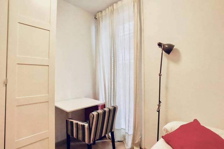 Entire apartment, Bed&Bcn Gracia Ii apartment in Barcelona in Barcelona Centre, Barcelona