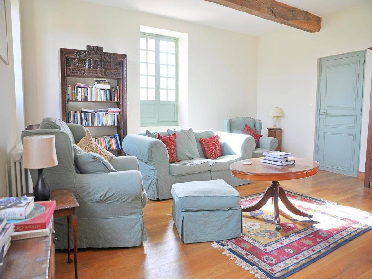 Beautiful farmhouse with private pool in Le Houga, Gers