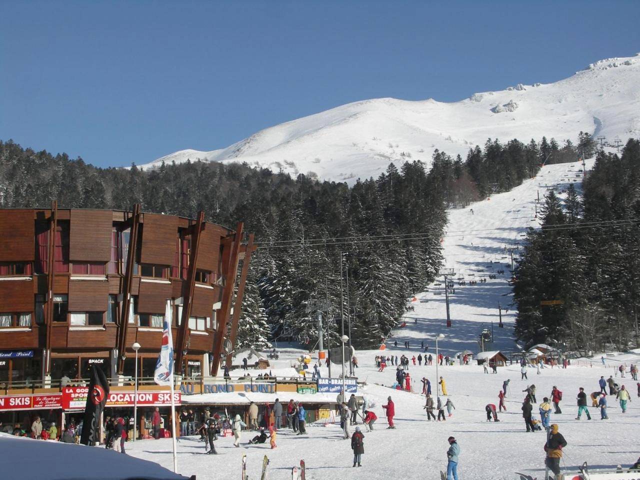 Appartement entier, Le Saporta- Studios et Appartements meublés de tourisme in Le Lioran, Laveissière
