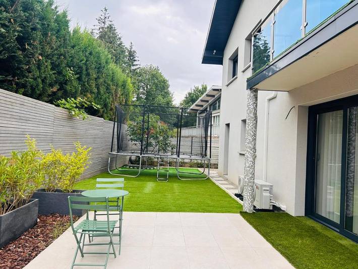 Location de vacances pour 8 personnes, avec piscine et jardin à Cran-Gevrier - 3