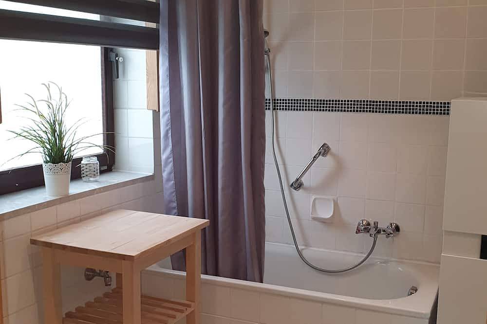 Ganze Wohnung, Warmherzige Ferienwohnung in guter Lage für alles was im Urlaub unternommen wird in Ahrensbök, Ostholstein