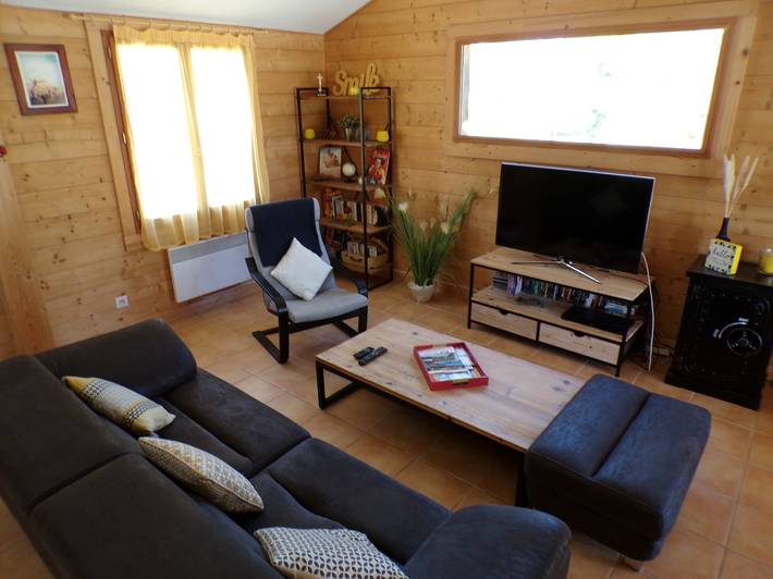 Gîte pour 6 personnes, avec piscine, adapté aux familles à Peyrillac-et-Millac - 4