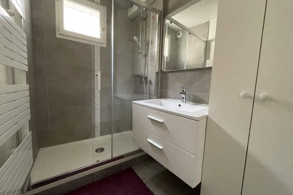 Apartamento entero, Appartement Avec Terrasse Proche de Paris et La Défense in Puteaux, Altos del Sena