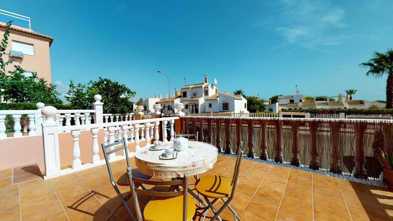Cozy & Bright Bungalow in Torrevieja, Costa Blanca