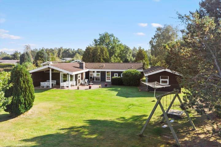 Ferienhaus für 8 Personen, mit Whirlpool und Terrasse sowie Sauna und Garten - 1