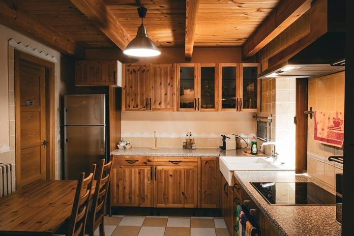 Casa rural para 6 personas, con jardín y vistas, Se admiten mascotas en Carrocera - 4