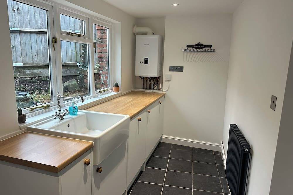 Charming Cottage in Brecon, sleeps 6 people. Pets welcome! in Brecon, Brecon Beacons