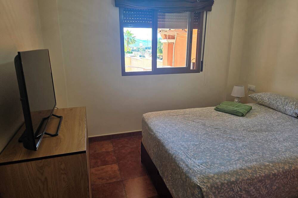 Ganze Wohnung, Schöne Wohnung 500 m vom Strand entfernt mit privatem Garten und Meerblick in Cartagena, Cordillera Penibética