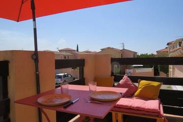 Gîte pour 2 personnes, avec terrasse et balcon/terrasse dans Plage du Village (Le Barcares)