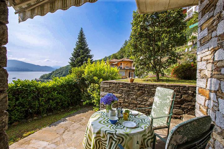 Ferienwohnung für 2 Personen, mit Seeblick und Garten sowie Terrasse und Ausblick, mit Haustier in Comune di Cannobio - 2