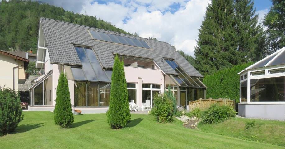 Apartmenthotel für 6 Personen, mit Balkon und Terrasse sowie Garten und Sauna in Flattach