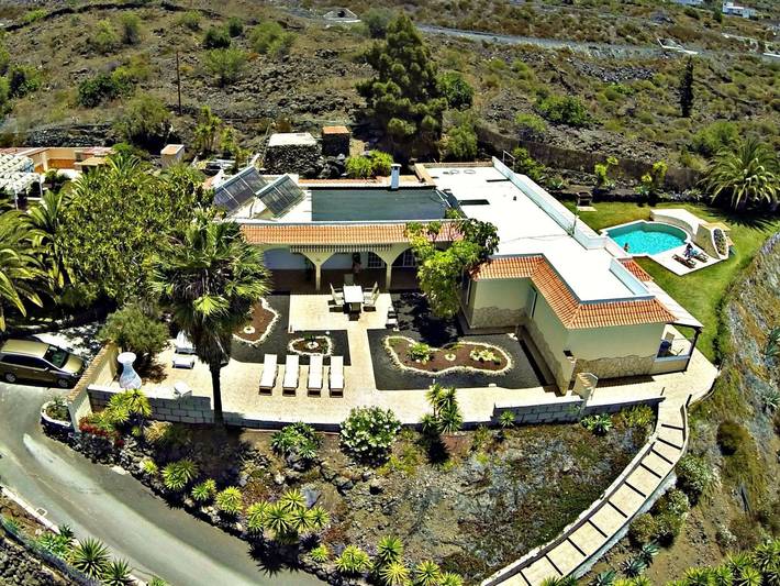 Casa de vacaciones para 10 personas, con Terraza además de Jardín y Piscina en Canarias
