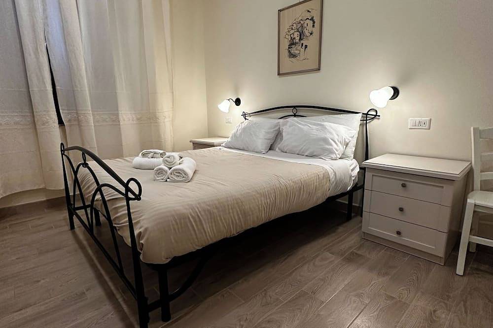 Ganze Wohnung, Doppelzimmer mit eigenem Bad in Terralba (Oristano) - Mirto in Terralba, Campidano