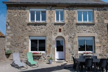 Gîte pour 8 personnes, avec terrasse à Pluduno