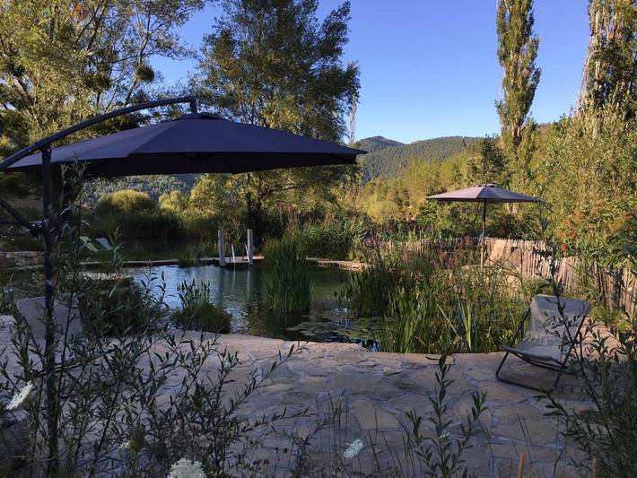 Location de vacances pour 6 personnes, avec piscine et jardin à Barrême