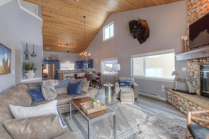 Vacation rental for 6 people, with terrace and hot tub in Big Sky