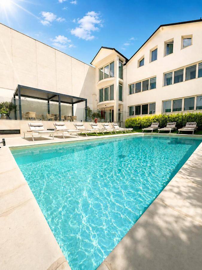 Hôtel pour 2 personnes, avec Jacuzzi et Terrasse ainsi que Piscine et Sauna