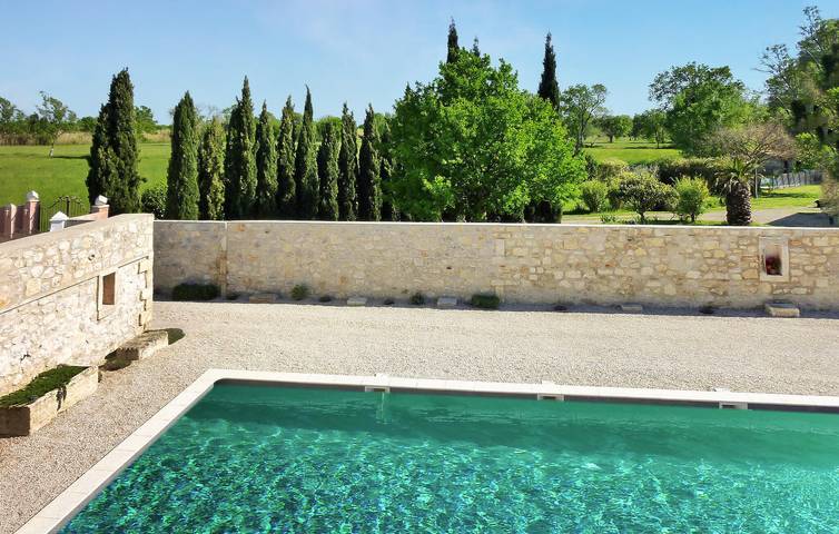 Location de vacances pour 6 personnes, avec terrasse et piscine, animaux acceptés à Saint-Martin-de-Crau - 3