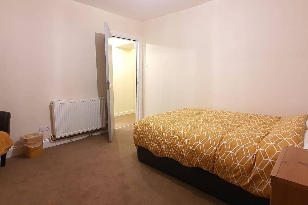 Entire apartment, Grace Apartments - Living Waters 1 in Ashford, Ashford region