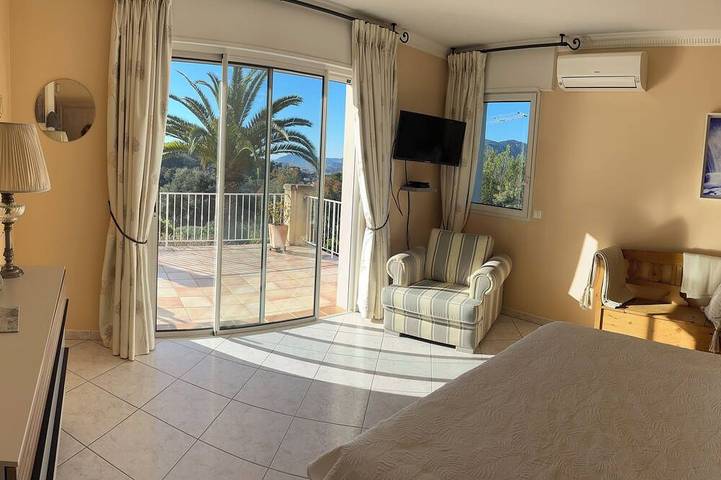 Location de vacances pour 8 personnes, avec jardin et balcon à Pégomas - 3