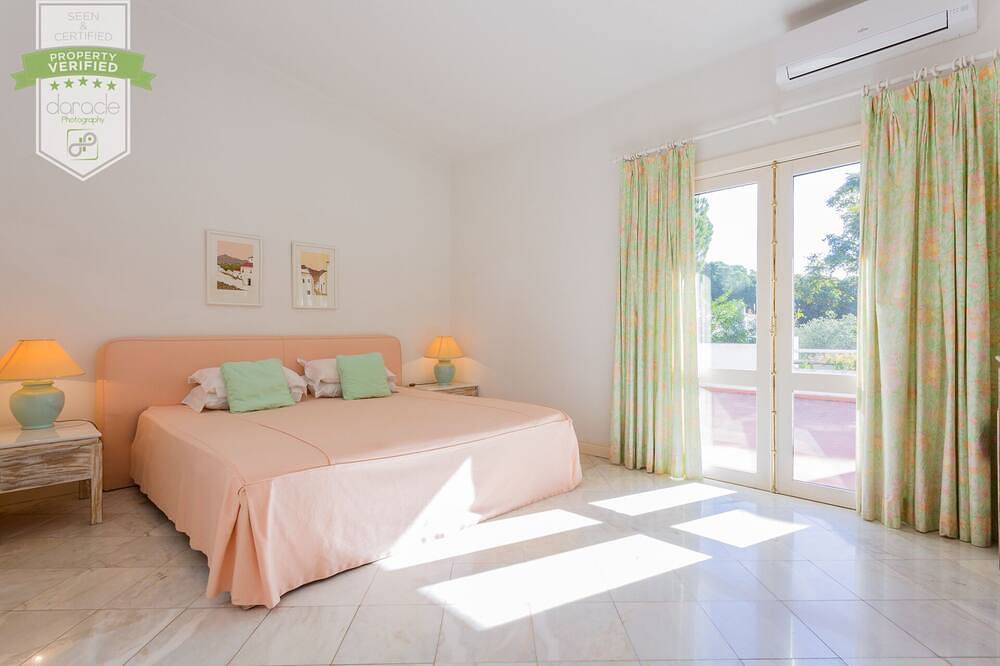Vilamoura Ténis -casa com Jardim Privado Dentro do Condominio com 6 Piscinas in Loulé, Loulé (São Sebastião)