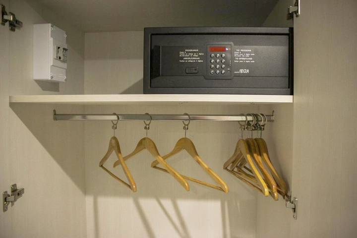 Hôtel pour 3 personnes, avec vue et terrasse, animaux acceptés à La Jonquera - 4