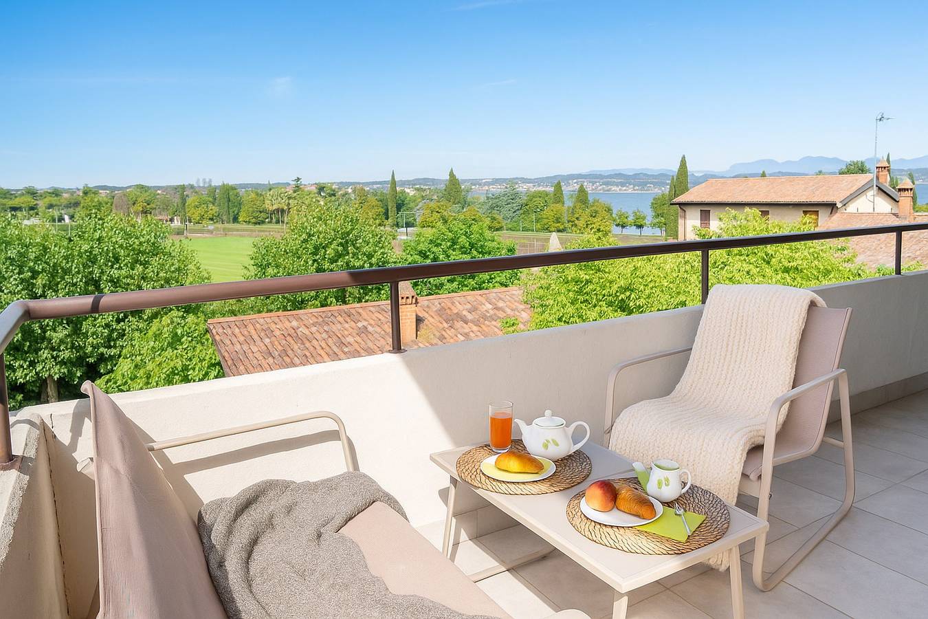 Appartement entier, Neela Apartment in Rivoltella del Garda, Desenzano del Garda