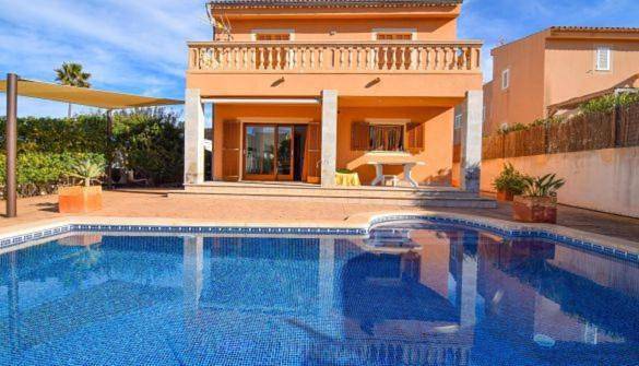Ferienhaus für 6 Personen, mit Terrasse und Pool - 1