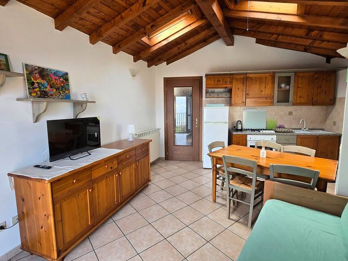 Ferienwohnung für 3 Personen, mit Ausblick und Balkon in Maccagno con Pino e Veddasca - 2