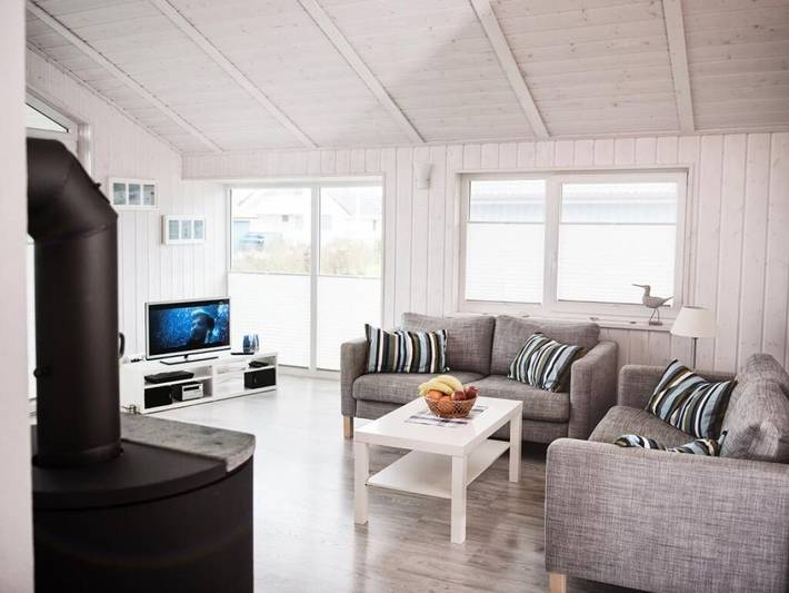 Strandläufer skandinavisches Holzhaus in Wesselburenerkoog, Kreis Dithmarschen