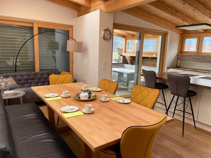 Ferienwohnung für 4 Personen, mit Balkon und Terrasse sowie Ausblick in Radfeld
