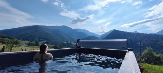Cottage pour 2 personnes, avec piscine ainsi que jardin et terrasse dans Rebouc