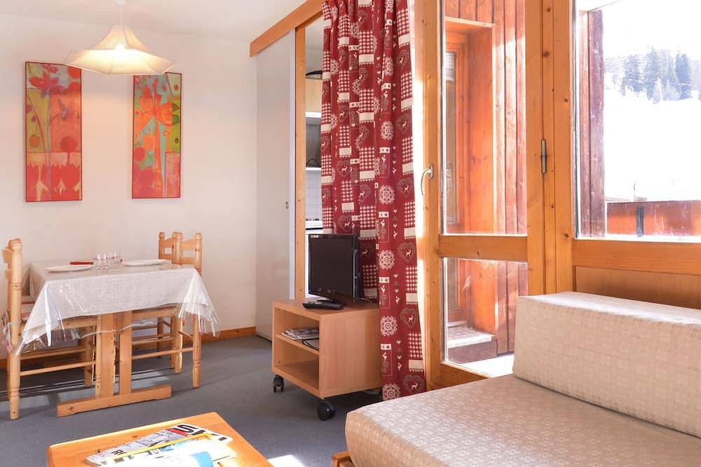 Entire apartment, Bright studio near slopes with balcony - Pets allowed in La Plagne, La Plagne-Tarentaise