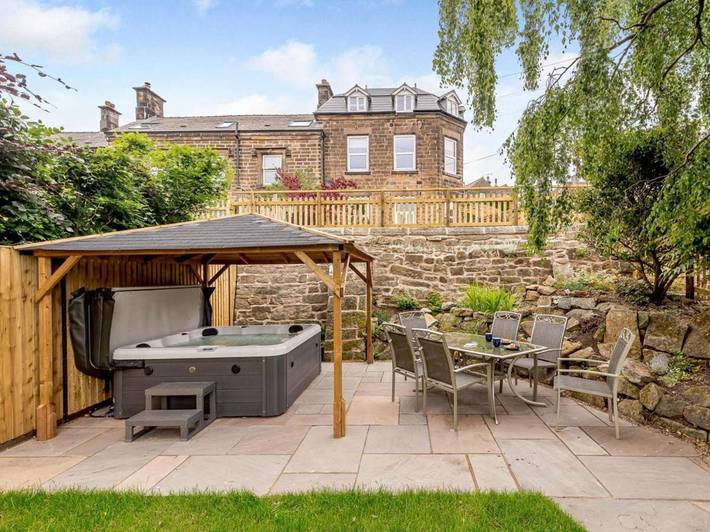 Holiday home for 8 people, with garden and hot tub in Matlock