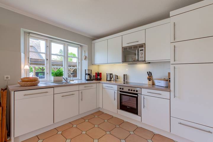 Ferienhaus für 6 Personen, mit Terrasse und Sauna sowie Garten in Utersum - 4