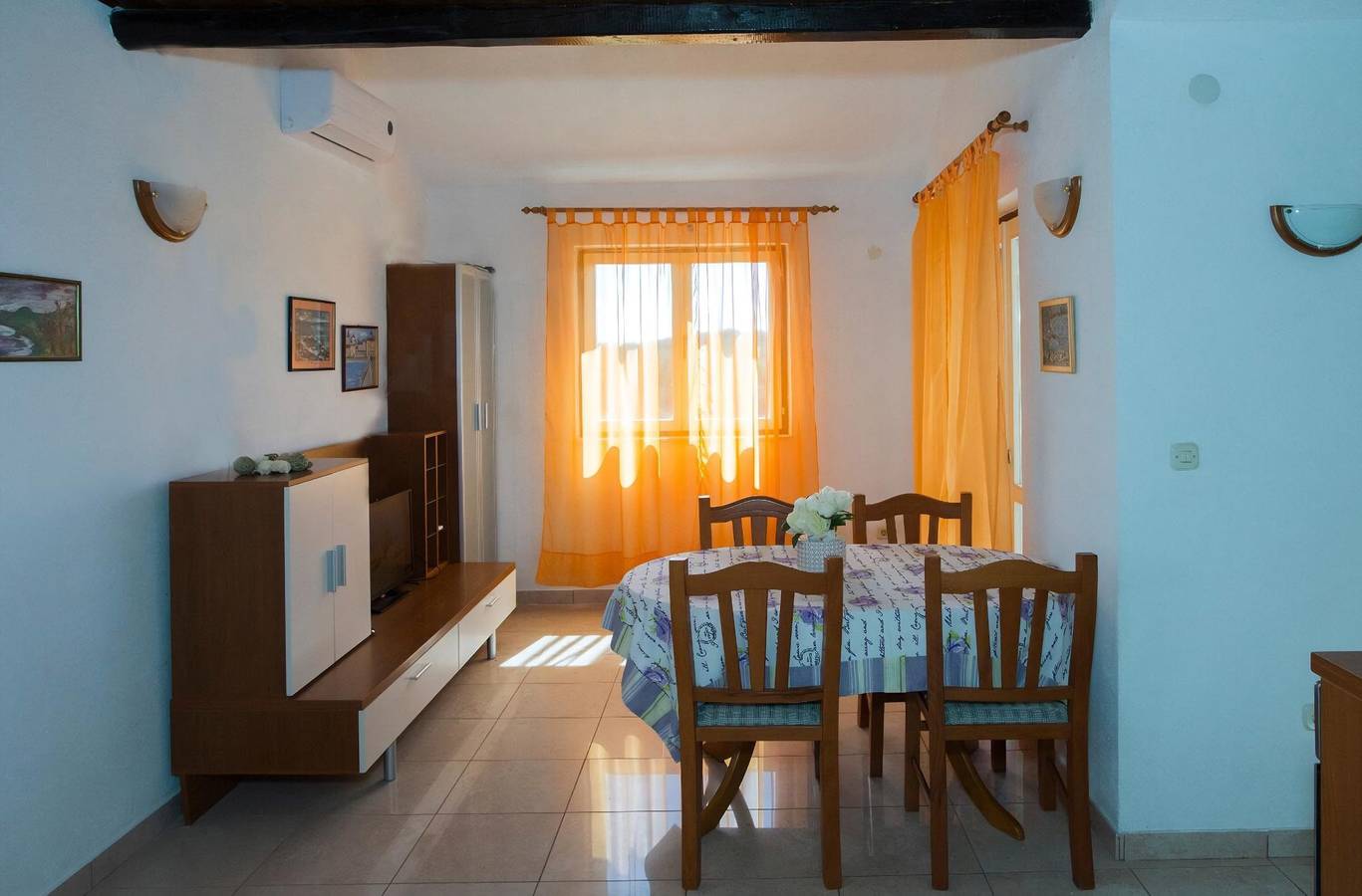 Ganze Wohnung, Apartments Ana in Maslinica, Solta