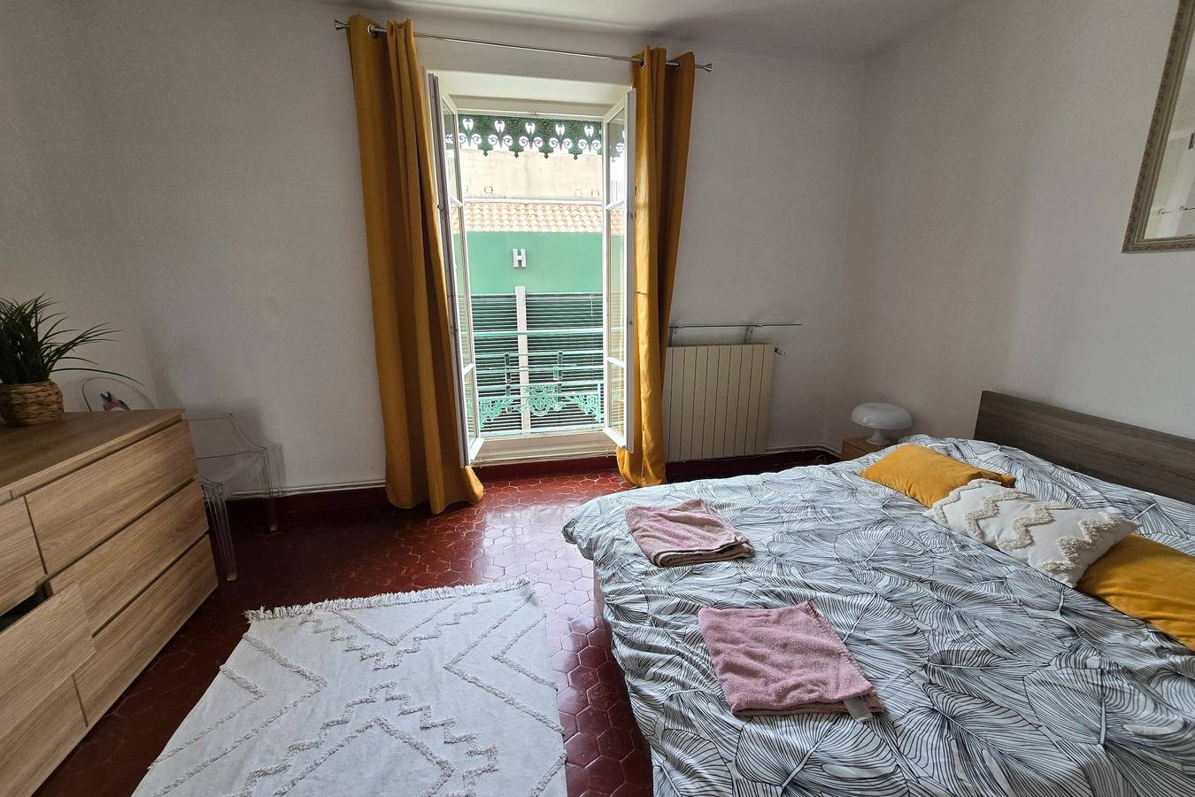 Apartamento entero, 160m² Bright Flat in Central Nîmes in Nimes, Region de Nimes