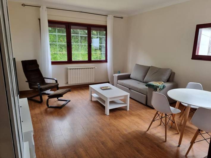 Location de vacances pour 5 personnes, avec vue sur le lac et jardin ainsi que vue et terrasse à Ferrol - 2