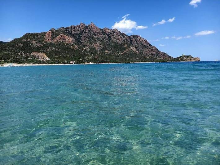 Casa vacanza per 5 persone, con giardino e piscina nonché panorama in Tertenia