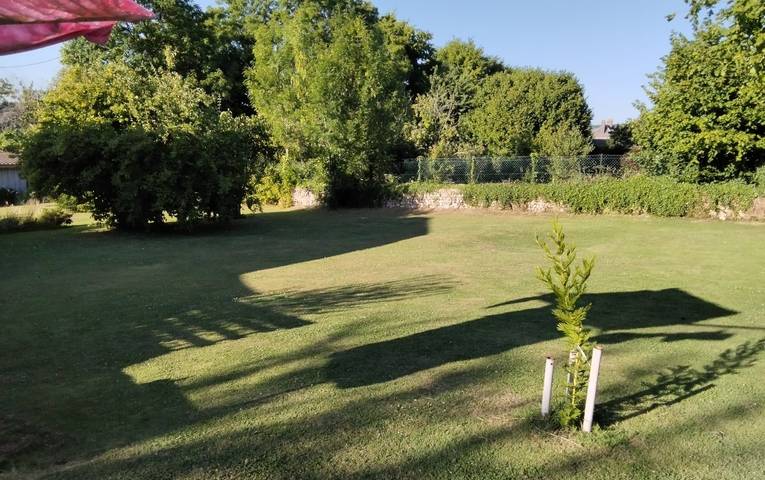 Location de vacances pour 2 personnes, avec jardin, animaux acceptés à La Rivière-Saint-Sauveur - 4