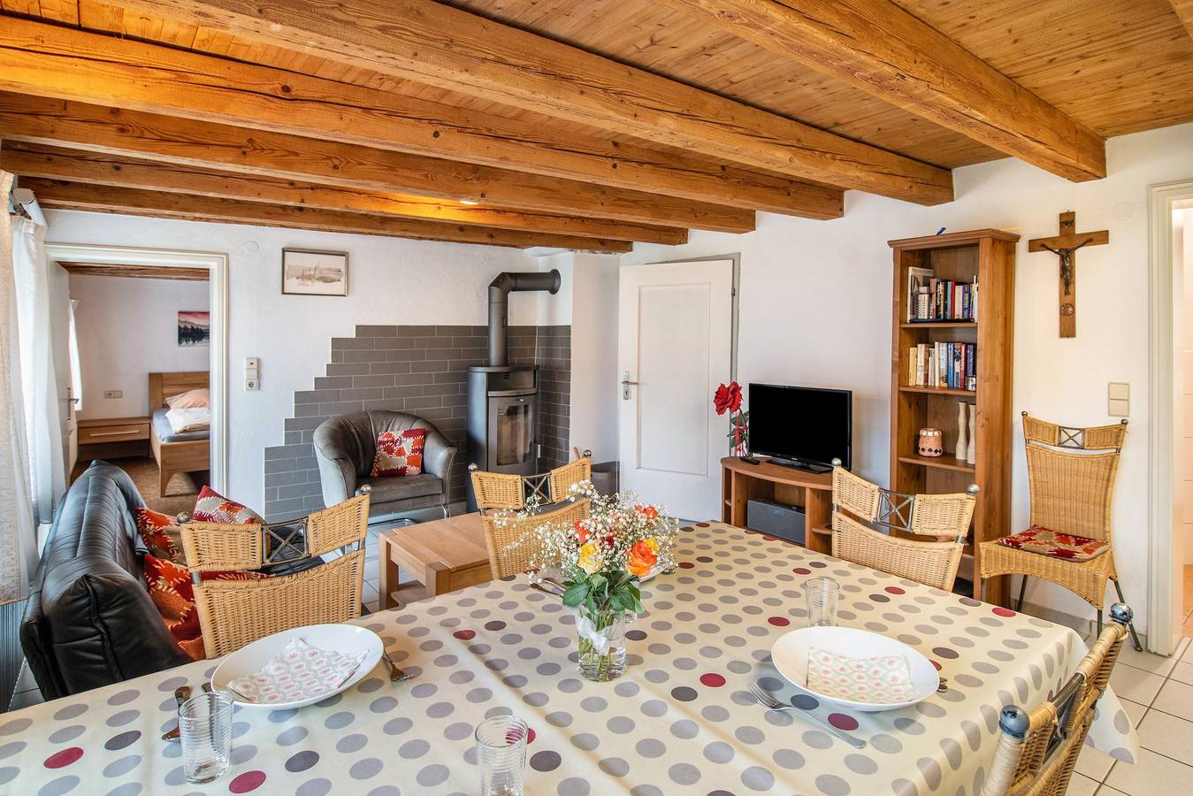 Ganze Wohnung, Ferienwohnung 'Ferienhaus Felicia Eg' mit Privatem Garten und Wlan in Ravensburg, Region Bodensee-Oberschwaben