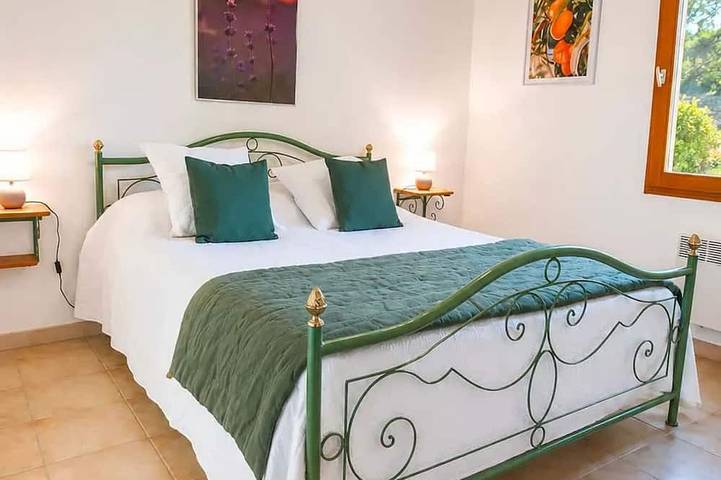 Location de vacances pour 6 personnes, avec terrasse ainsi que piscine et jardin à La Roche-sur-le-Buis - 2