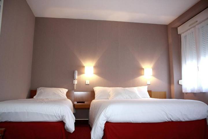 Hôtel pour 2 personnes, avec terrasse, animaux acceptés à Saint-Céré - 4